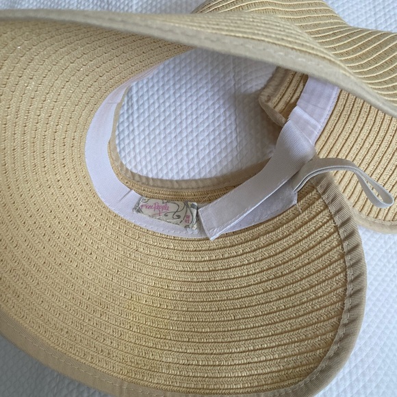 Free People open top straw hat - Picture 2 of 3